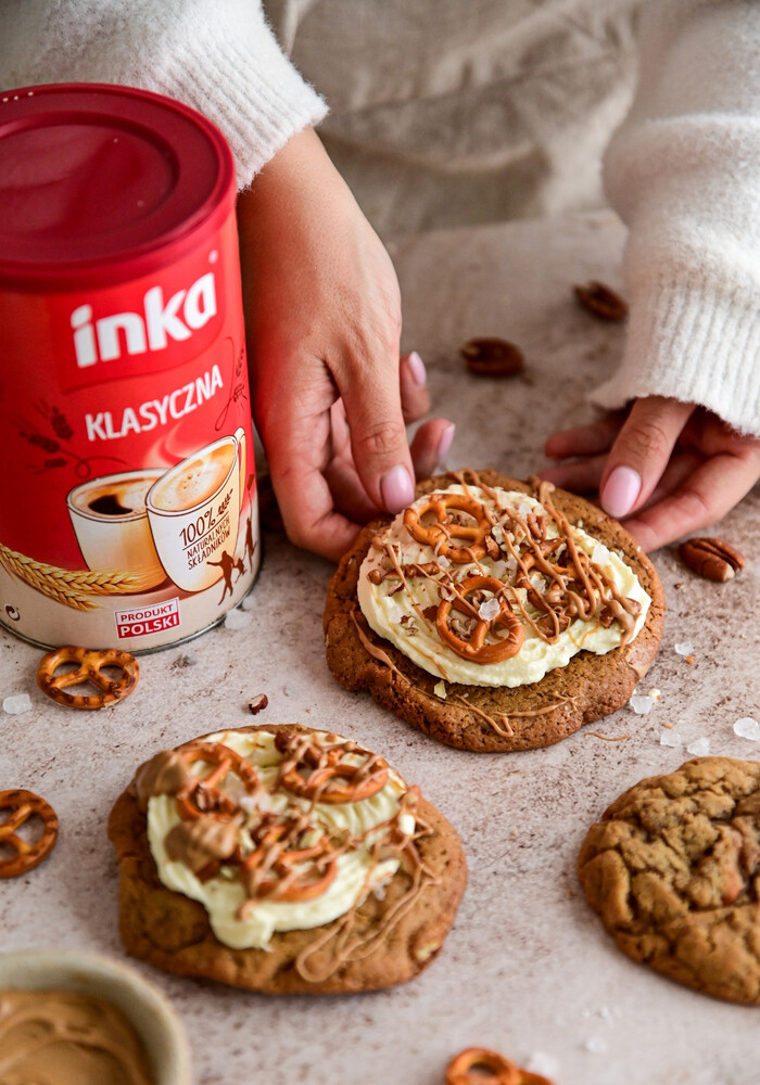 Kawowe ciastka w stylu "crumble cookies" 